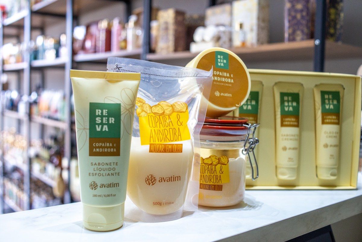 Kit da linha Reserva da Avatim, com sabonete, esfoliante e óleo em creme